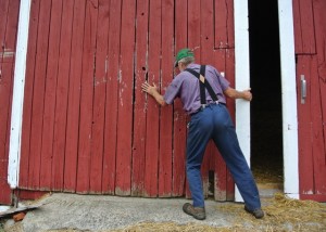 Neil Wertz, one of the farmers for Murray's Chicken,takes us on a tour of the barn he raised chickens in as a child. 