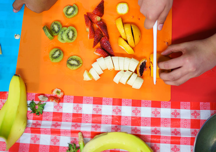 healthykids_bestbuy_cutttingveg_1420x520