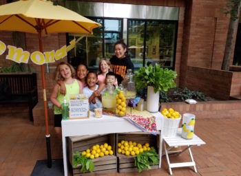Lemonade Stand At Fred Hutchinson Welcomes Special Hosts