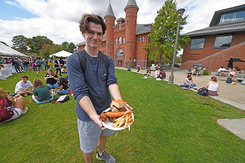 Wesleyan University Celebrates Eat Local Challenge