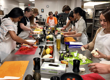 Medtronic Hosts Cooking 101 for the College-Bound