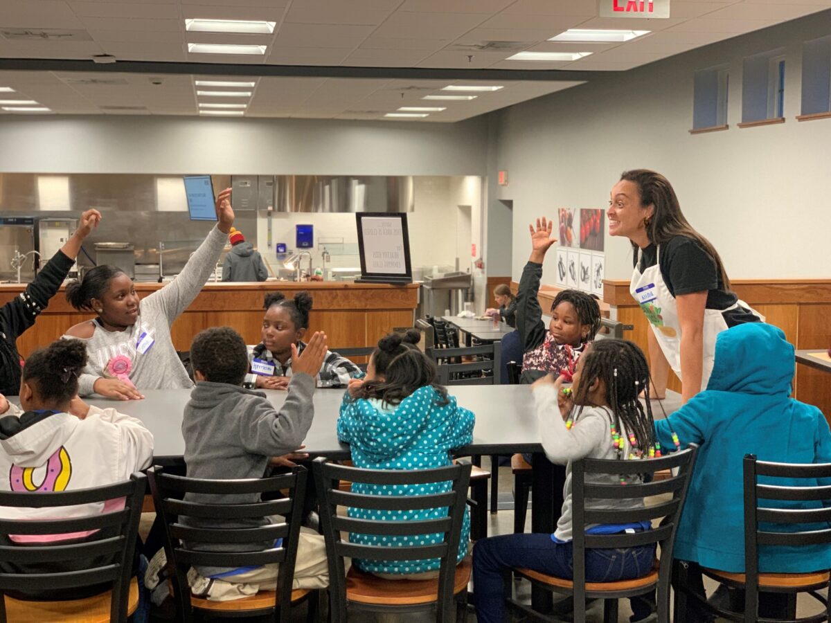 Healthy Kids Program Coordinator and National Marketing Specialist Nina Abramson teaches a Healthy Kids class