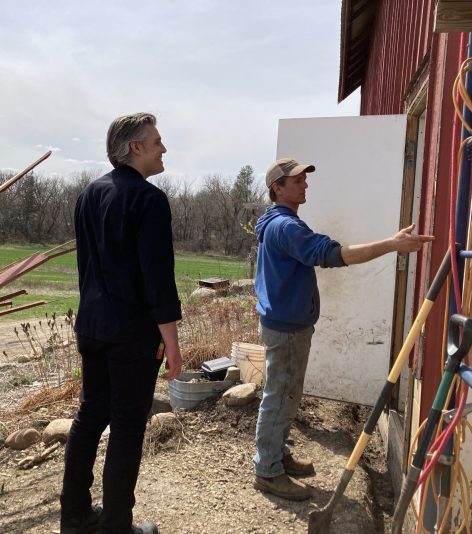 pinched fingers illustration