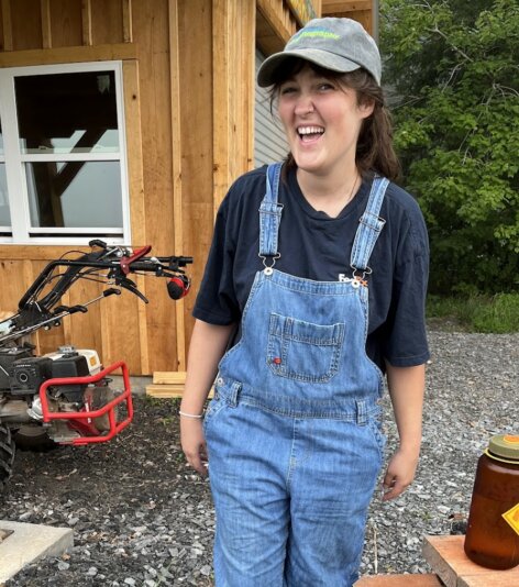 pinched fingers illustration